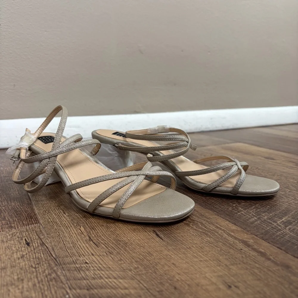White House Black Market Tillie Silver Strappy Block Heel Sandal NWOB Size 8M - Picture 12 of 13